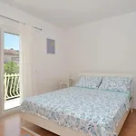 公寓 Sunshine House Near The Sea