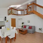 公寓 Sunshine House Near The Sea