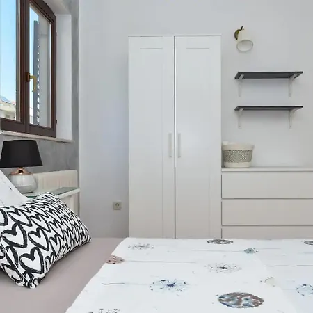 Apartment Sunshine House Near The Sea