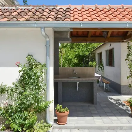 Sunshine House Near The Sea Apartment Kastela